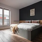 Skylark - Oslo Penthouse With Jacuzzi & Mountain Apartment Brasov
