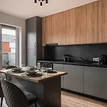 Skylark - Oslo Penthouse With Jacuzzi & Mountain Apartment Brasov