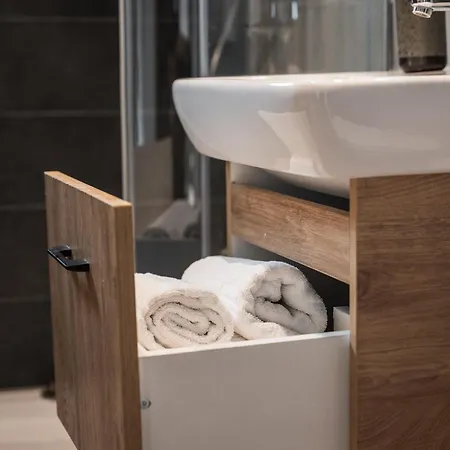 Skylark - Oslo Penthouse With Jacuzzi & Mountain Apartment Brasov