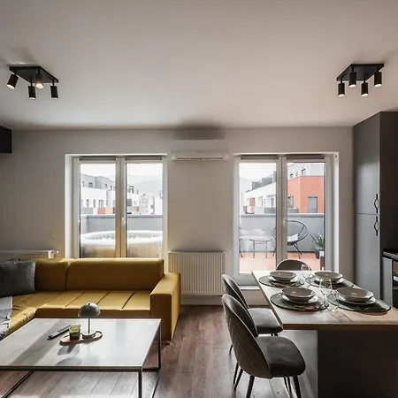 Apartment Skylark - Oslo Penthouse With Jacuzzi & Mountain Brasov