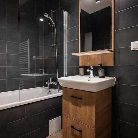 Skylark - Oslo Penthouse With Jacuzzi & Mountain Brasov