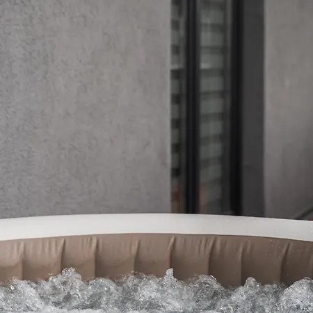 Apartment Skylark - Oslo Penthouse With Jacuzzi & Mountain Brasov