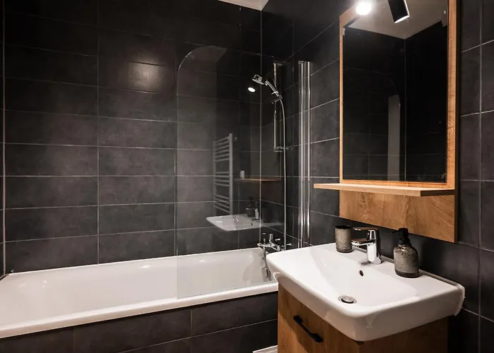 Skylark - Oslo Penthouse With Jacuzzi & Mountain * Brasov