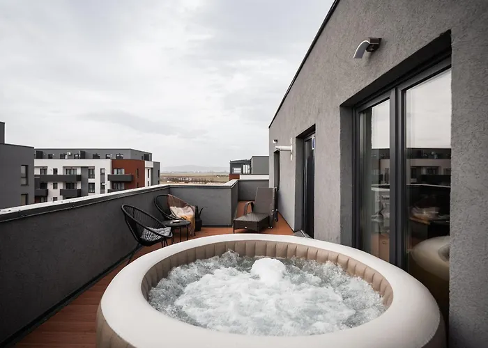 Skylark - Oslo Penthouse With Jacuzzi & Mountain Apartment Brasov