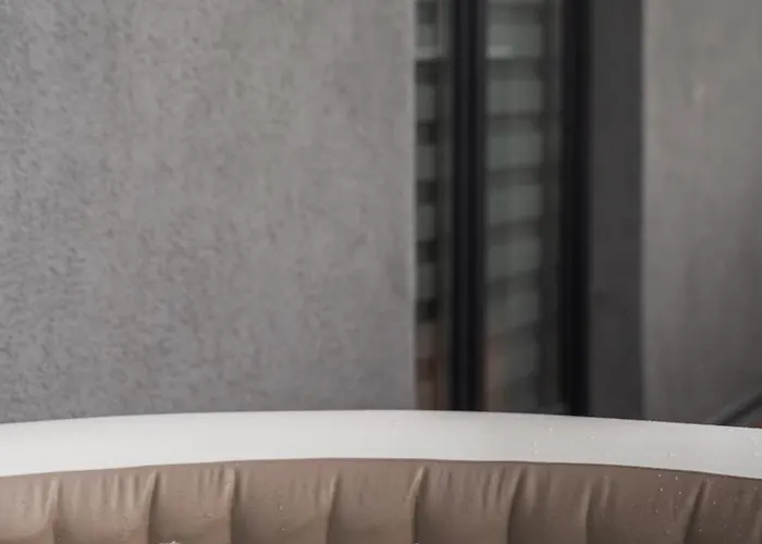 Apartment Skylark - Oslo Penthouse With Jacuzzi & Mountain Brasov